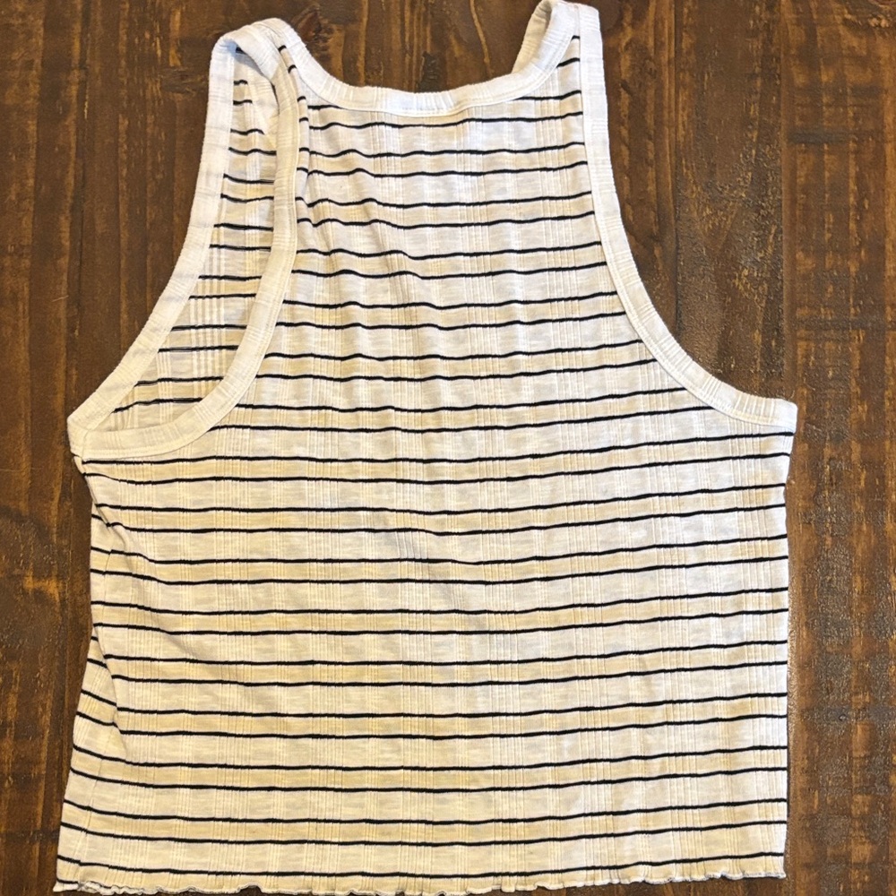 Universal Thread Striped Top - Picture 3 of 5